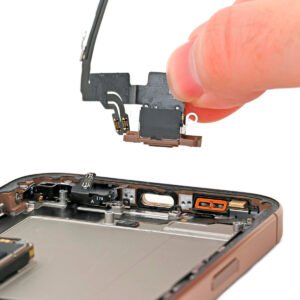 Cambio de Flex de carga iPhone 16 Pro